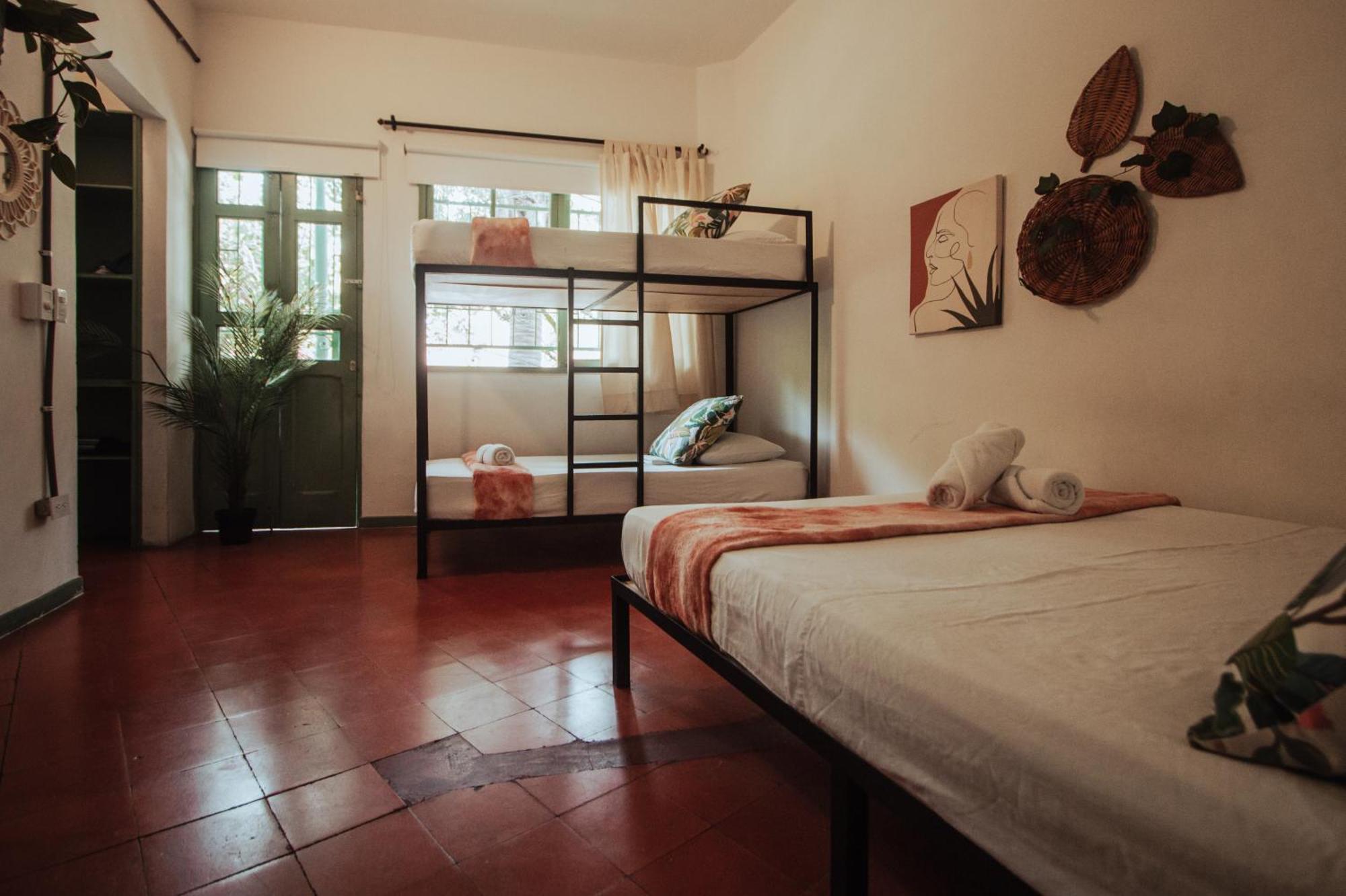 Centro Hostel Medellin Bagian luar foto