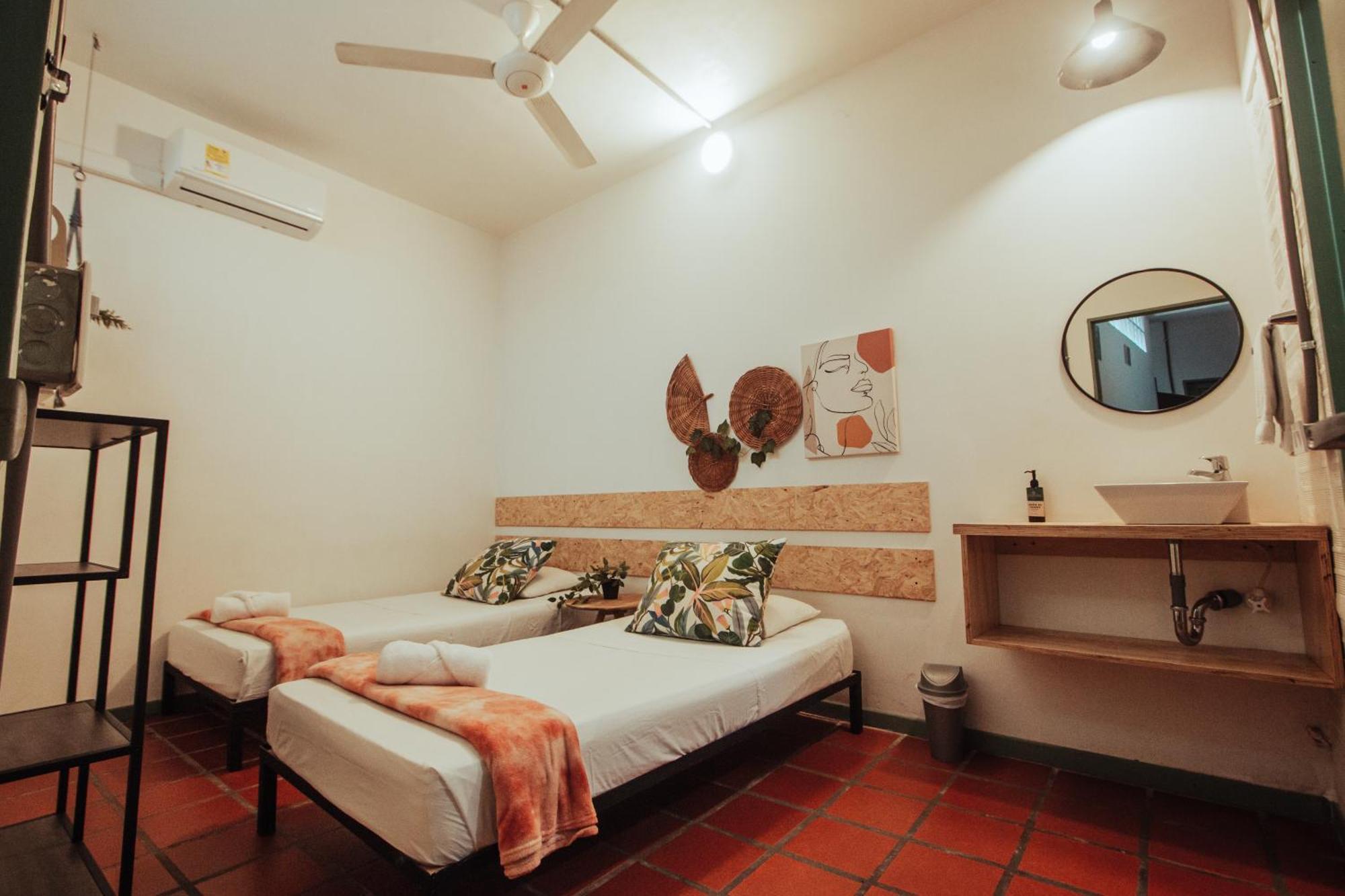 Centro Hostel Medellin Bagian luar foto